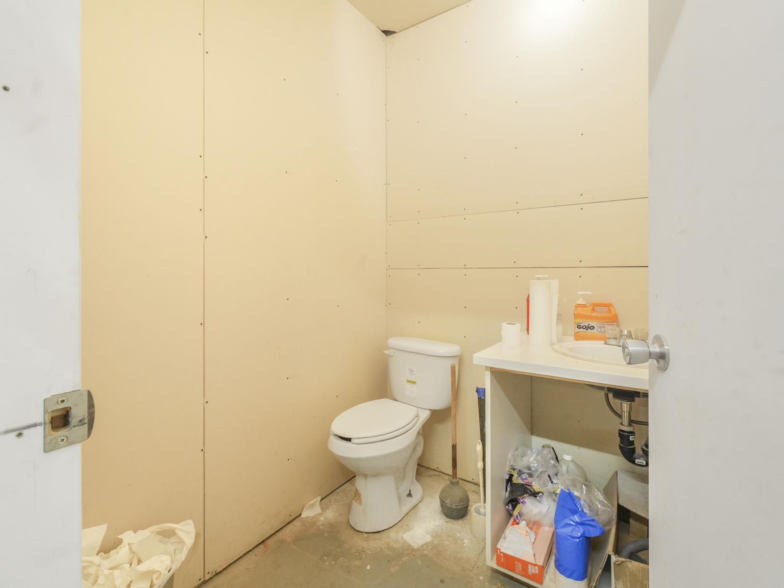15454 131 Avenue Property Photo 36