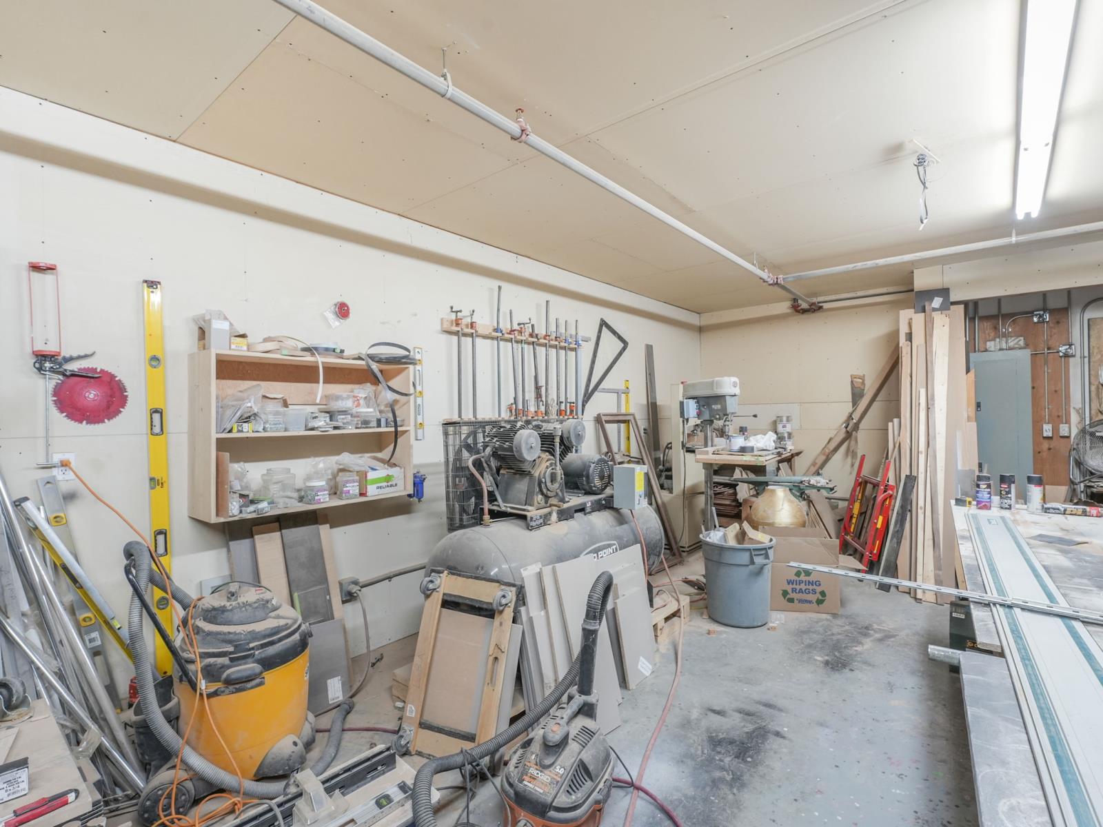 15454 131 Avenue Property Photo 48