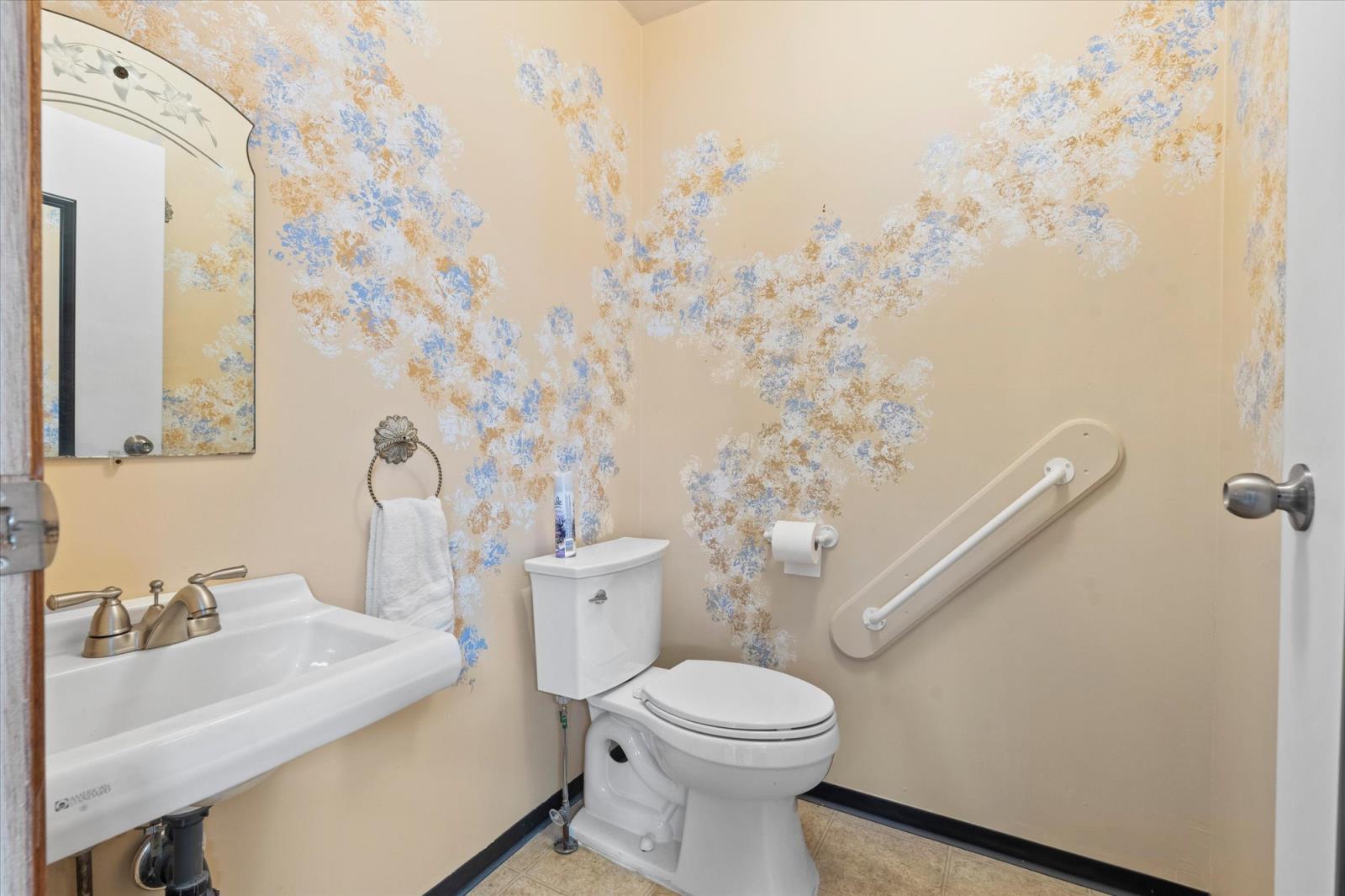 4823 50 Avenue Property Photo 15