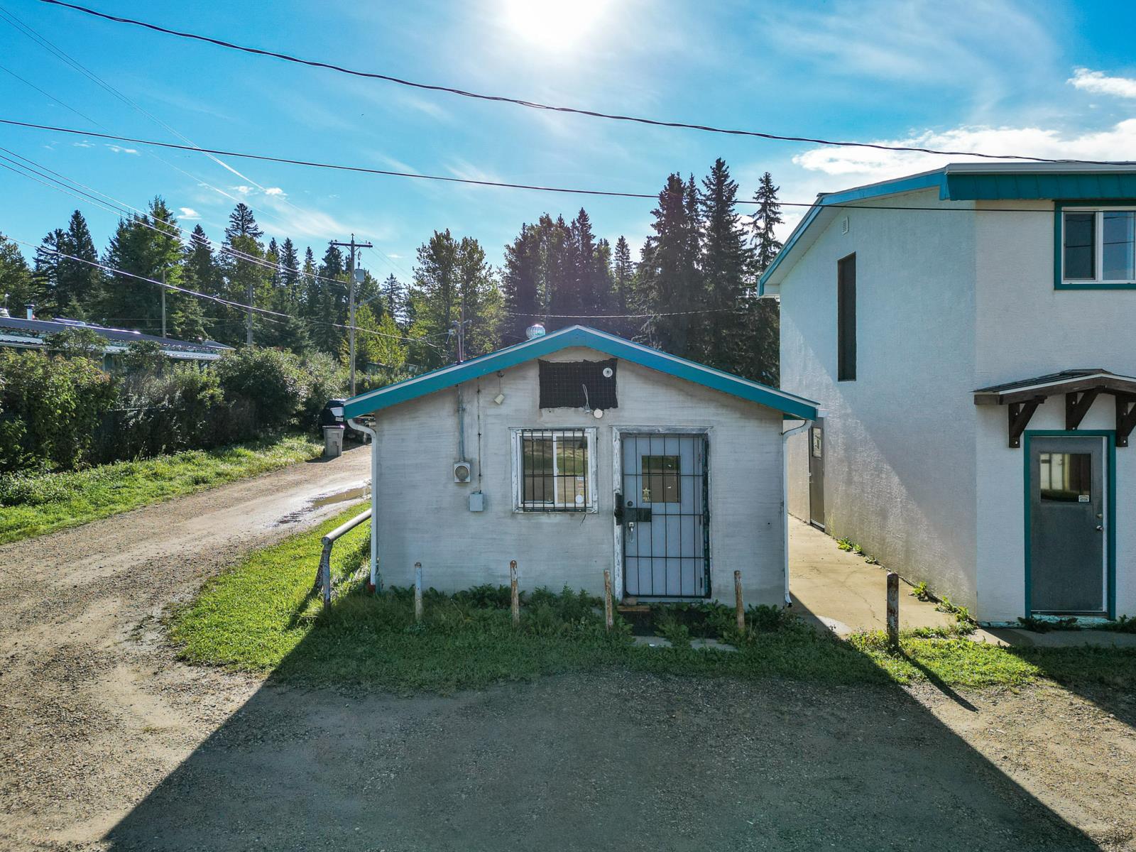 102 2 Avenue Property Photo 16