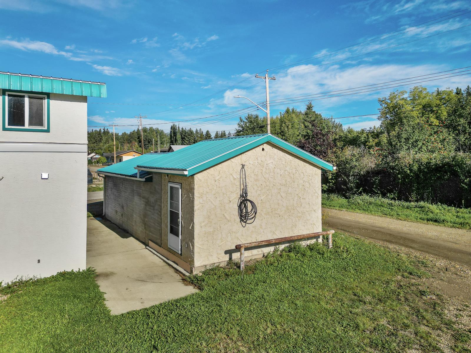 102 2 Avenue Property Photo 18