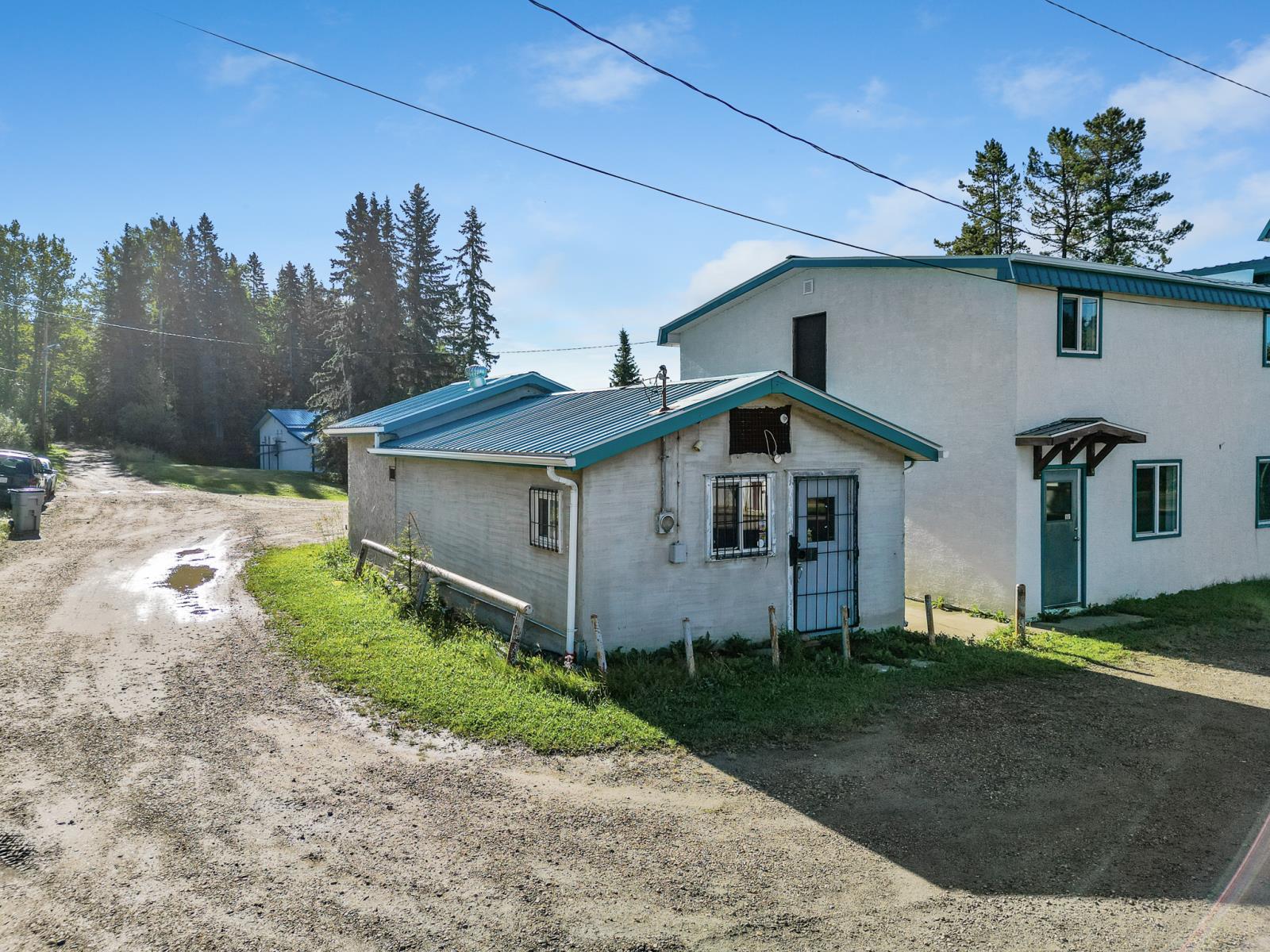 102 2 Avenue Property Photo 19