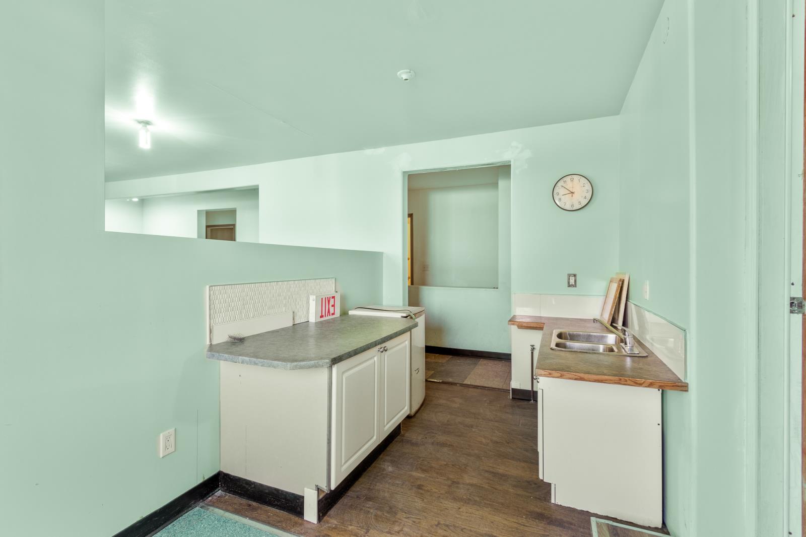 102 2 Avenue Property Photo 26