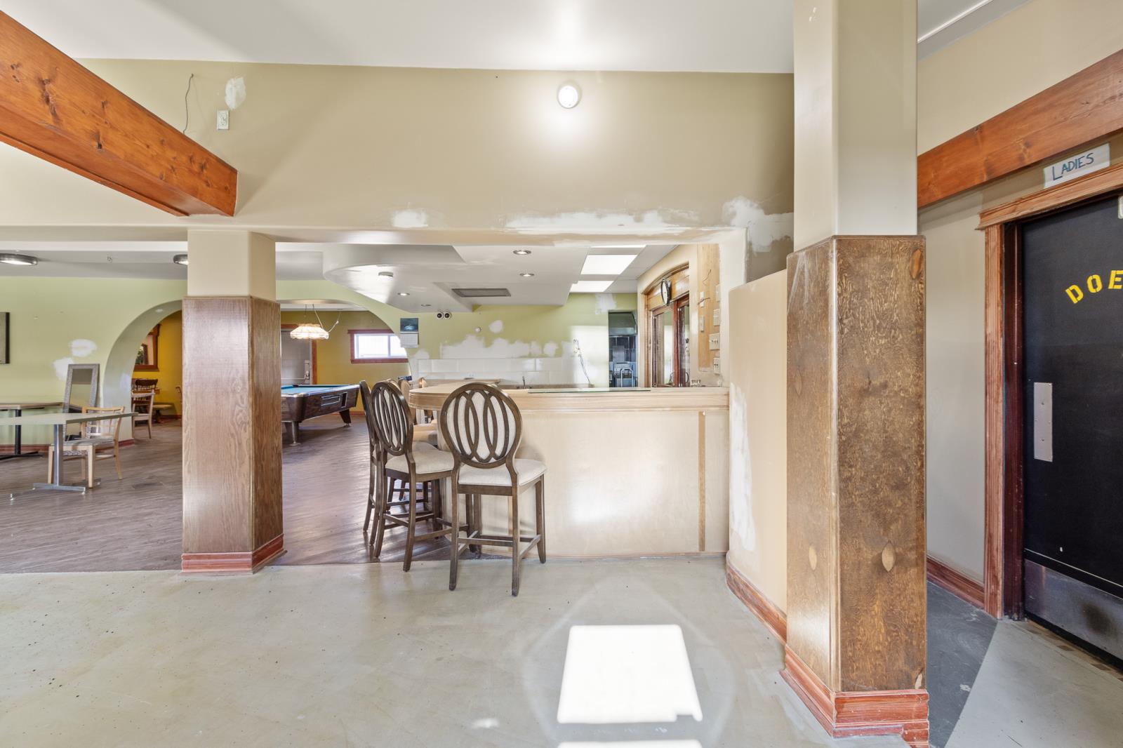 102 2 Avenue Property Photo 37