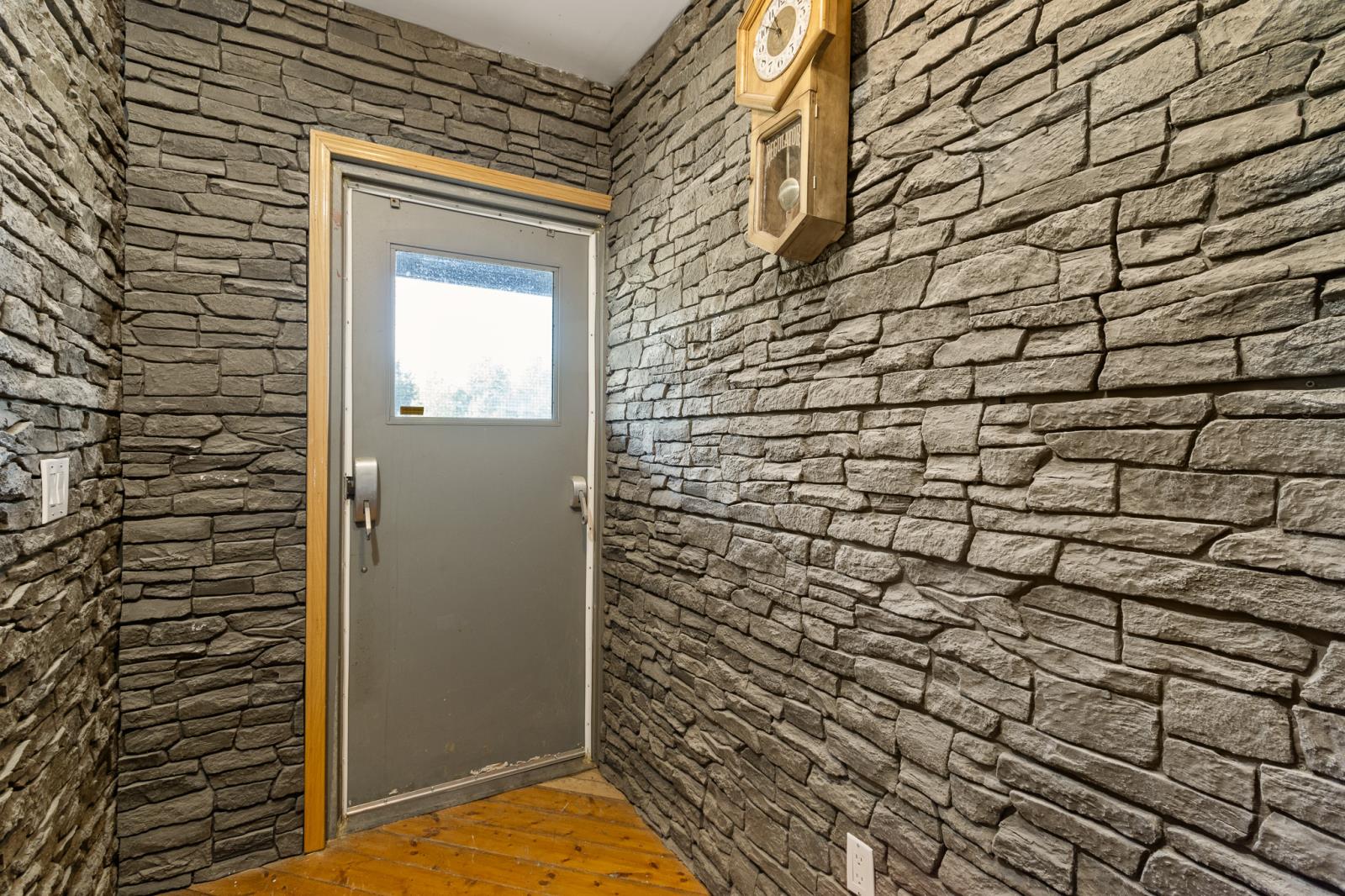 102 2 Avenue Property Photo 39