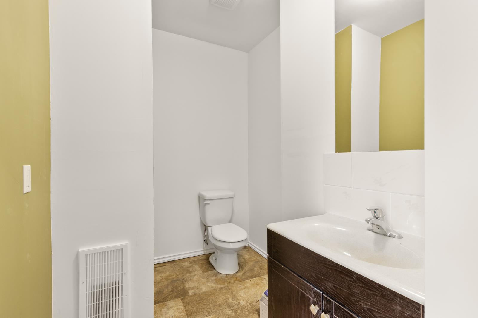 102 2 Avenue Property Photo 43