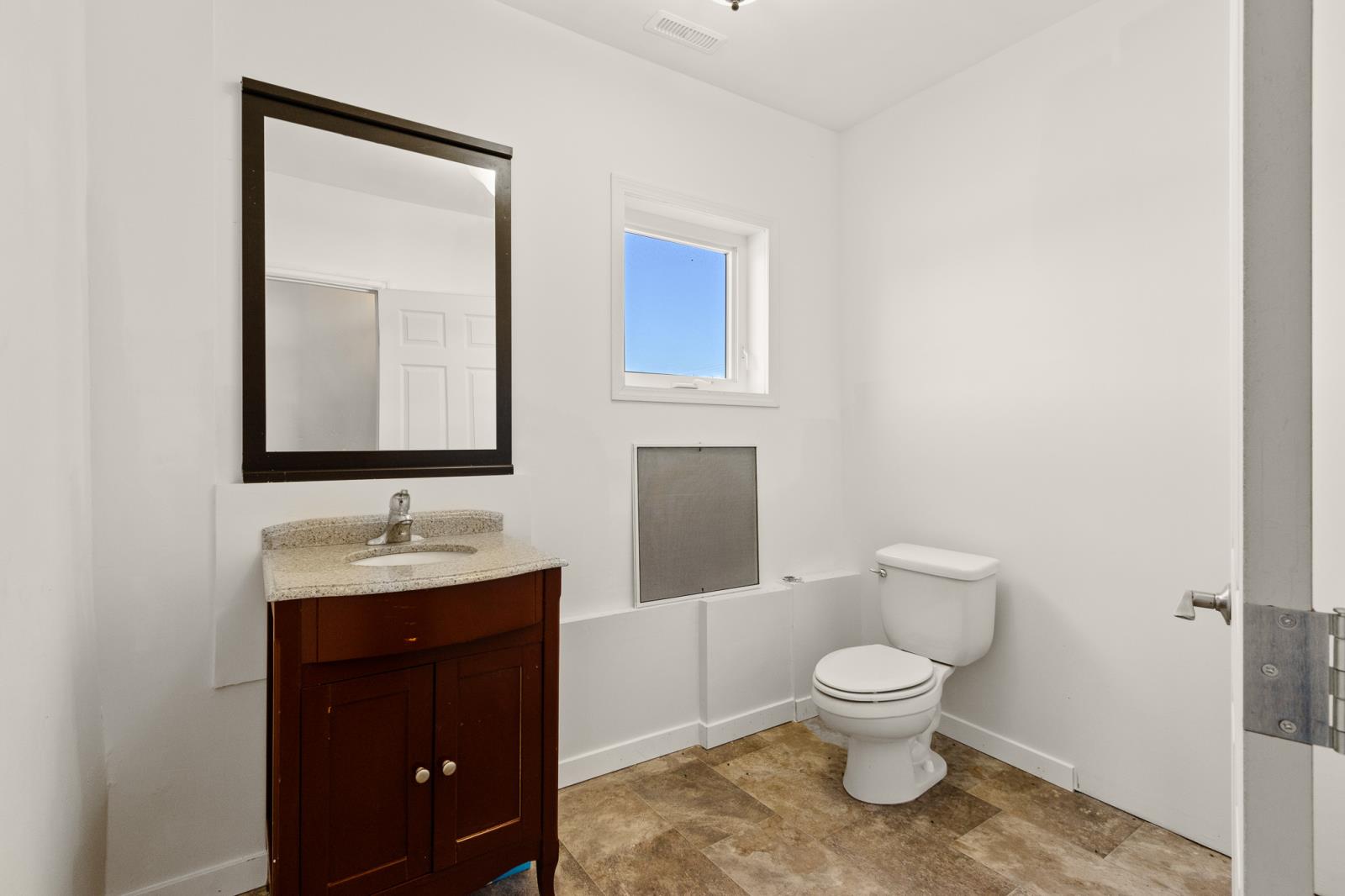 102 2 Avenue Property Photo 44