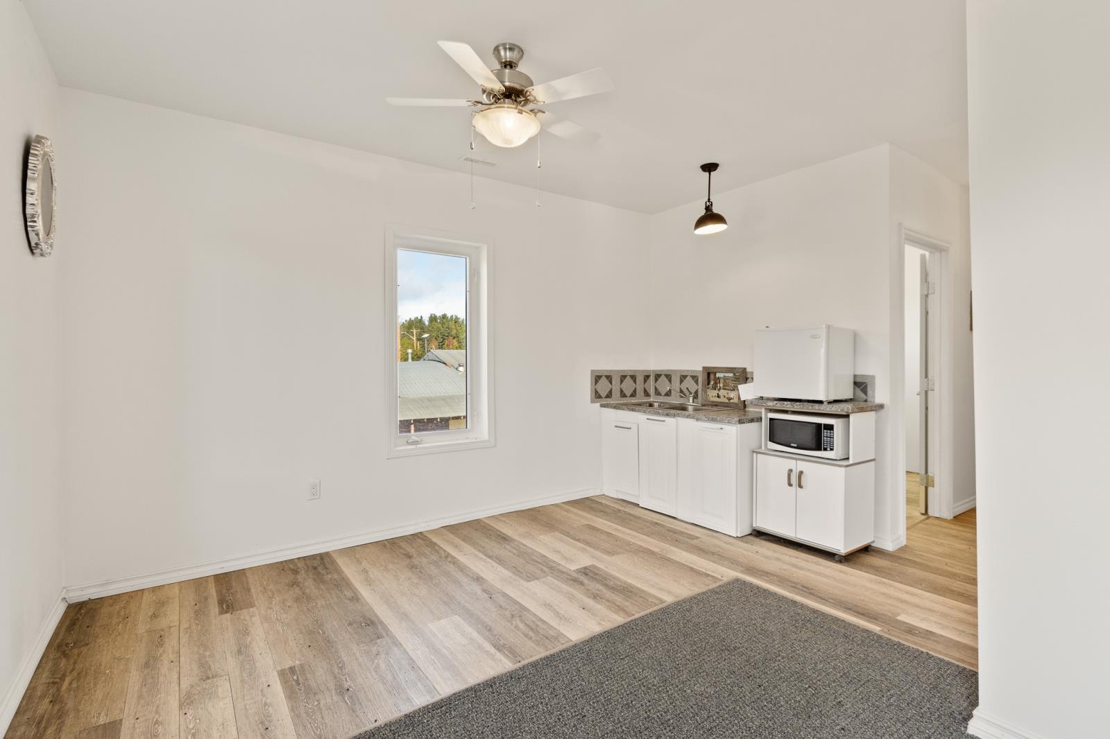 102 2 Avenue Property Photo 47