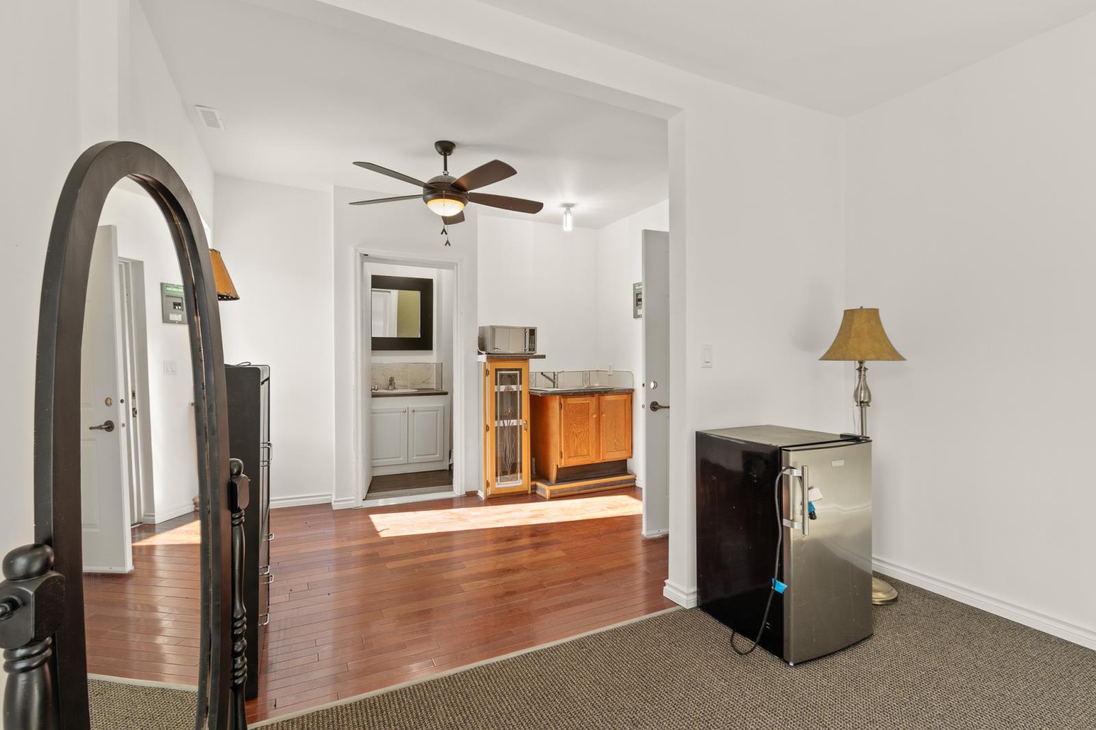 102 2 Avenue Property Photo 49