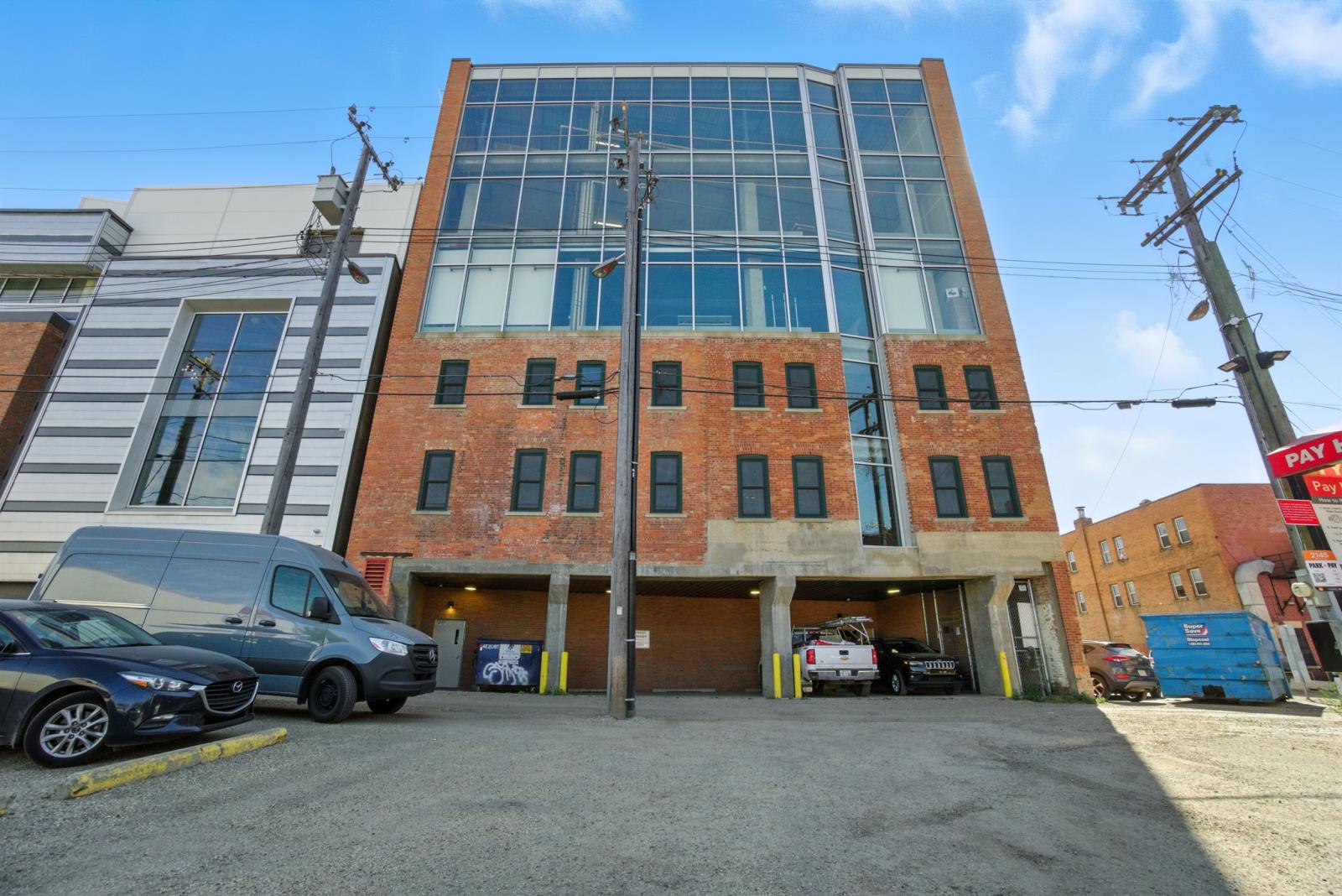 9666 Jasper Avenue Property Photo 8