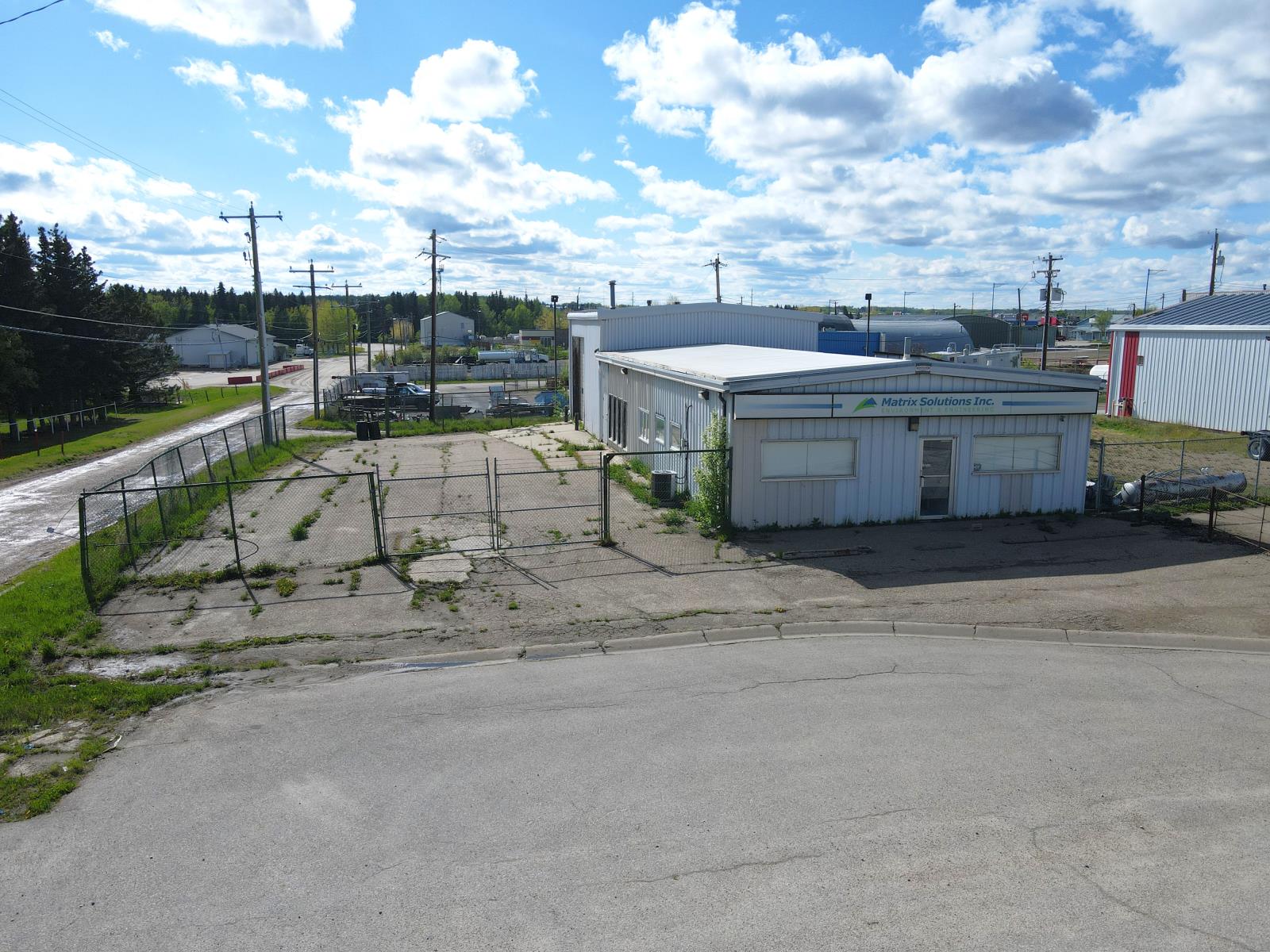 4904 56 Street Property Photo 6
