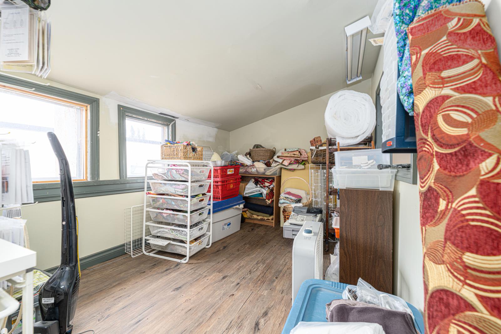 5028 50 Avenue Property Photo 16