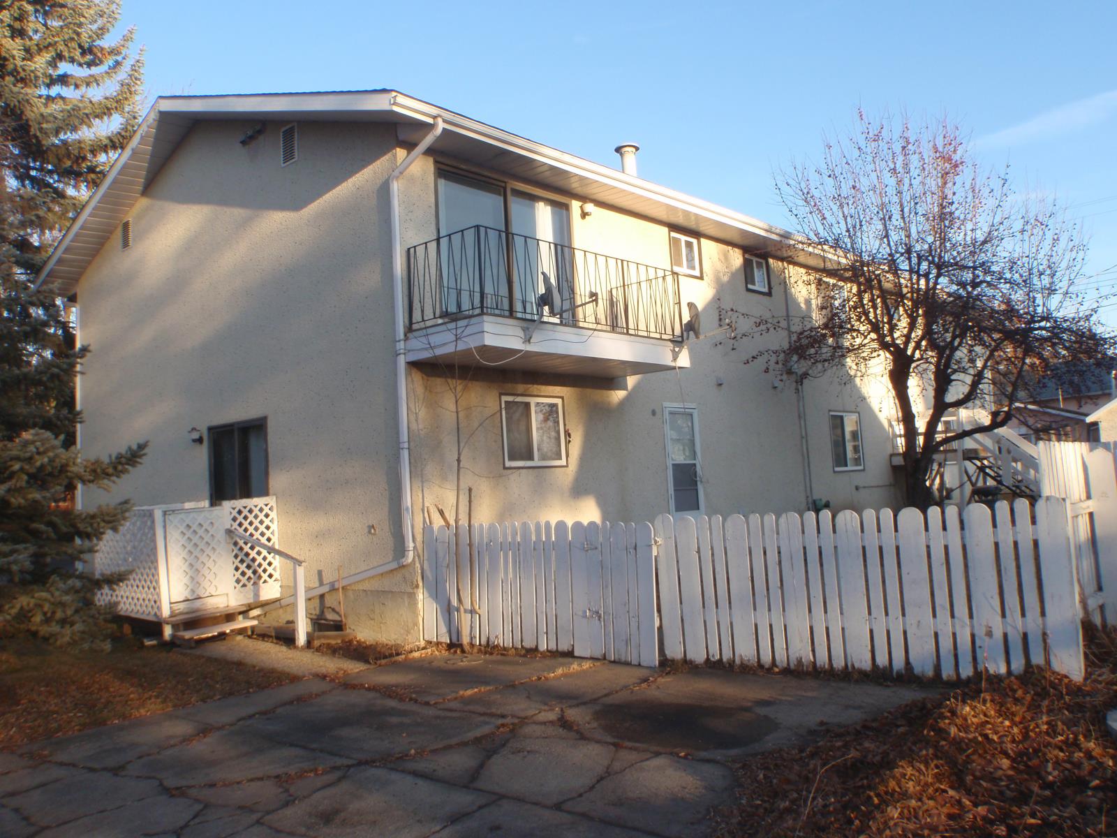 5135 52 Avenue Property Photo 7