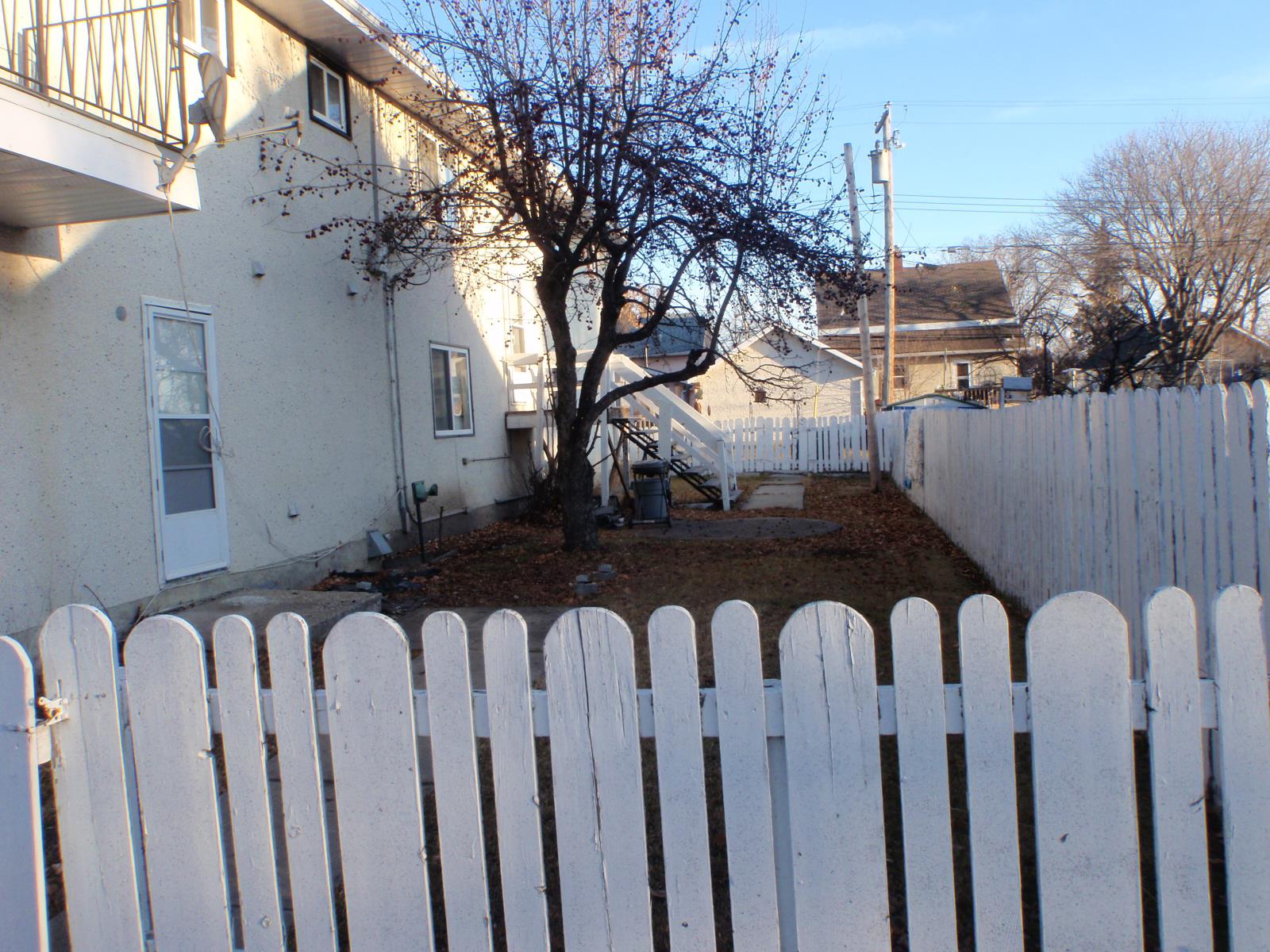 5135 52 Avenue Property Photo 8