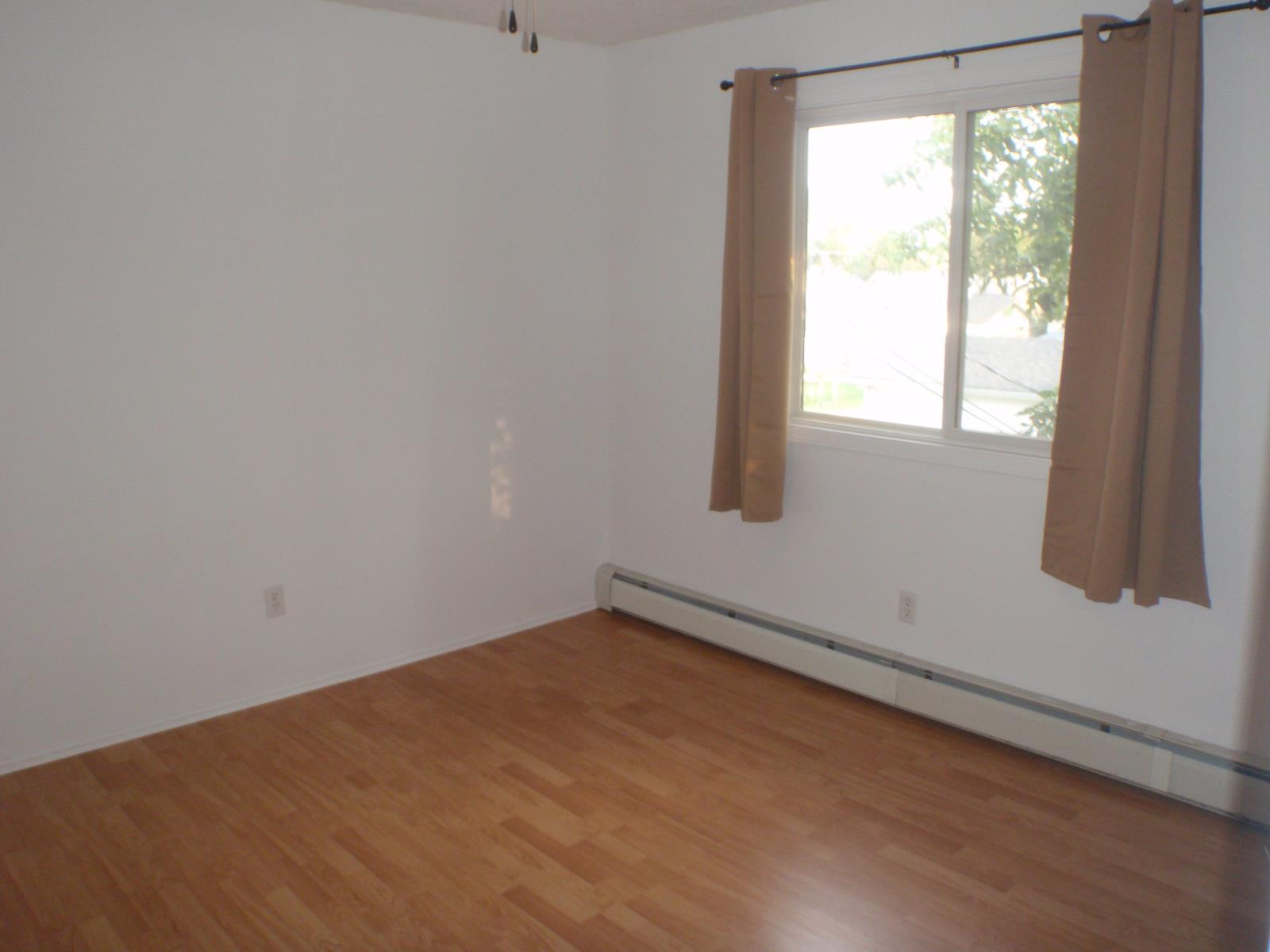 5135 52 Avenue Property Photo 35