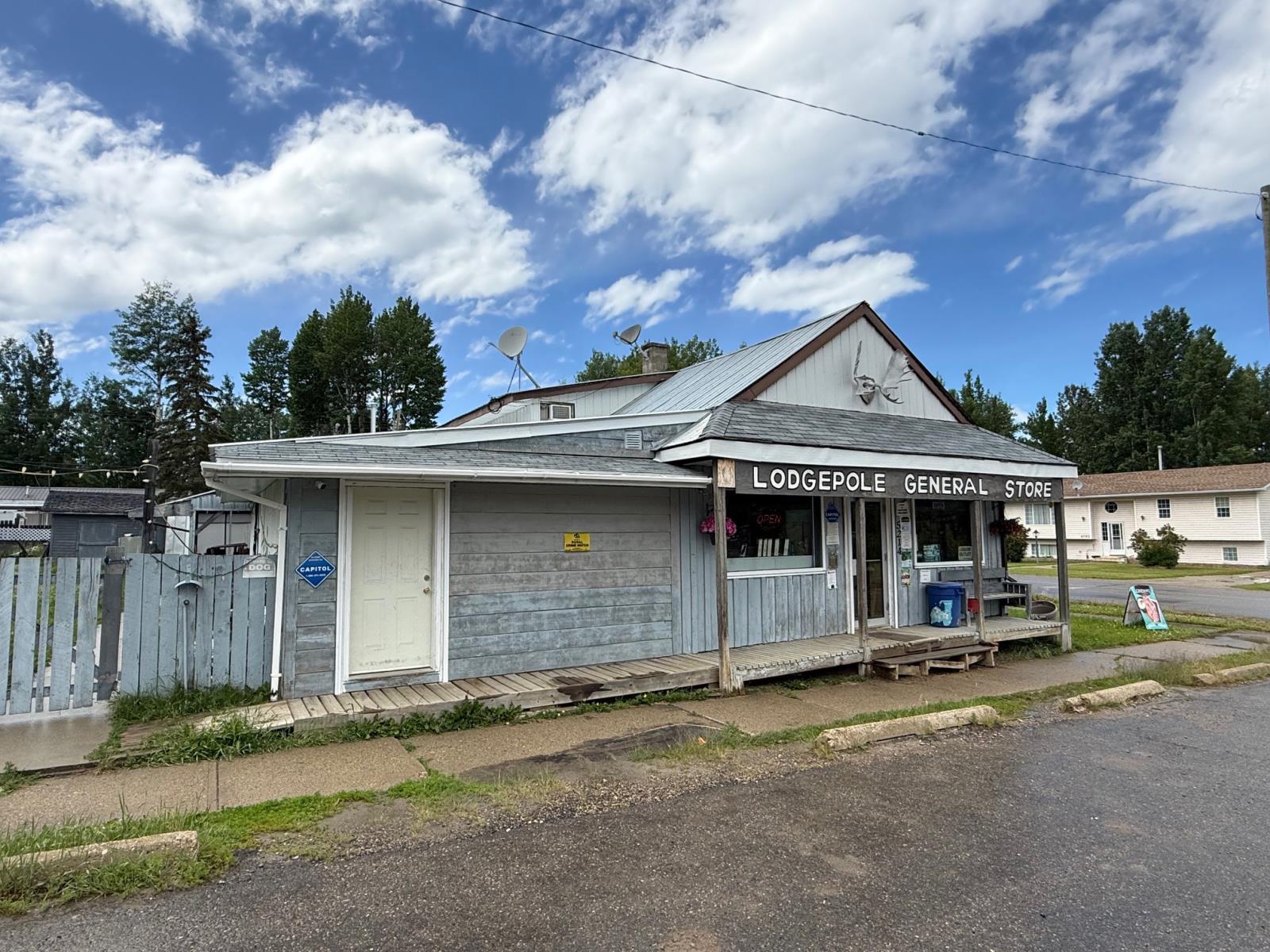 5214 47 St Property Photo 17