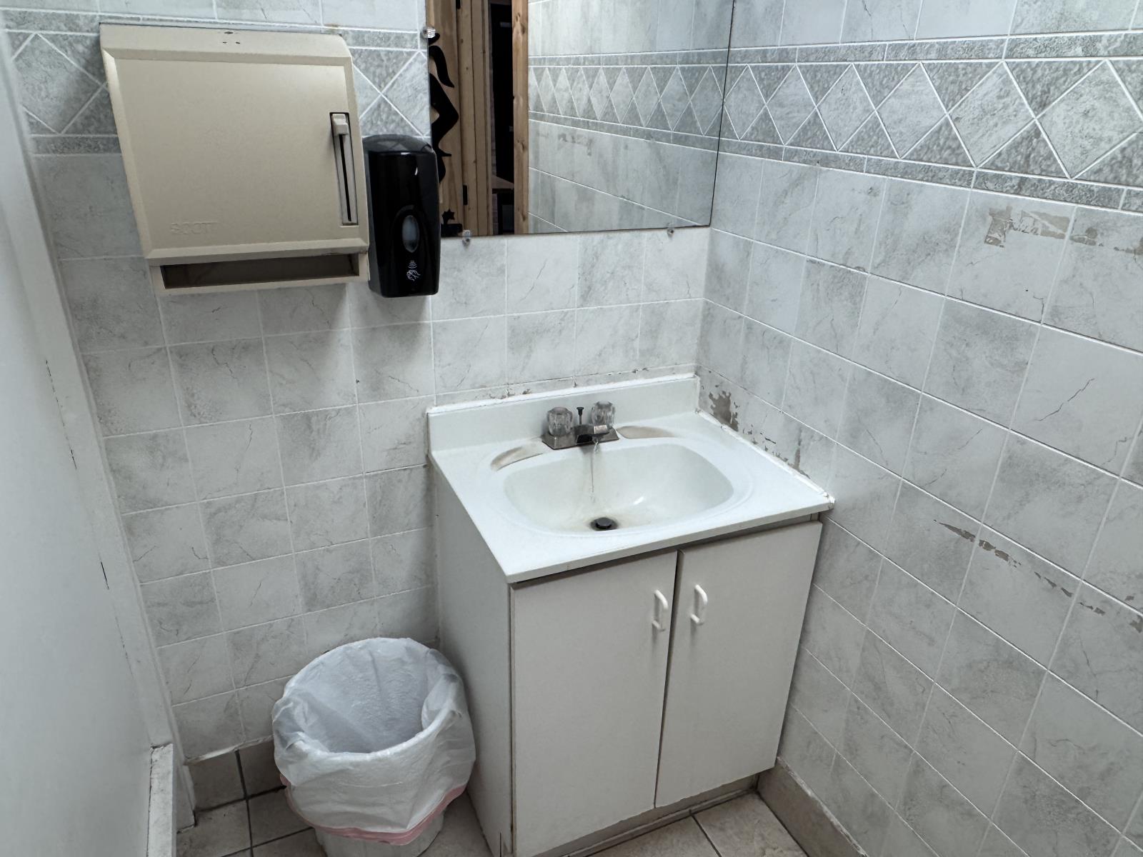 5115 49 Ave Property Photo 20