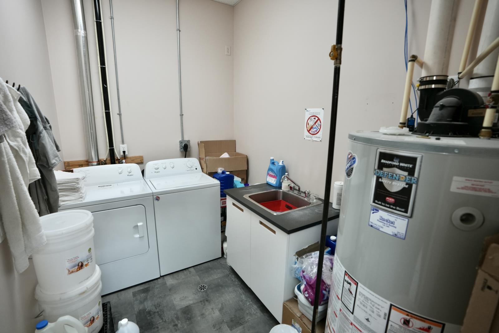 50 Ave Property Photo 18