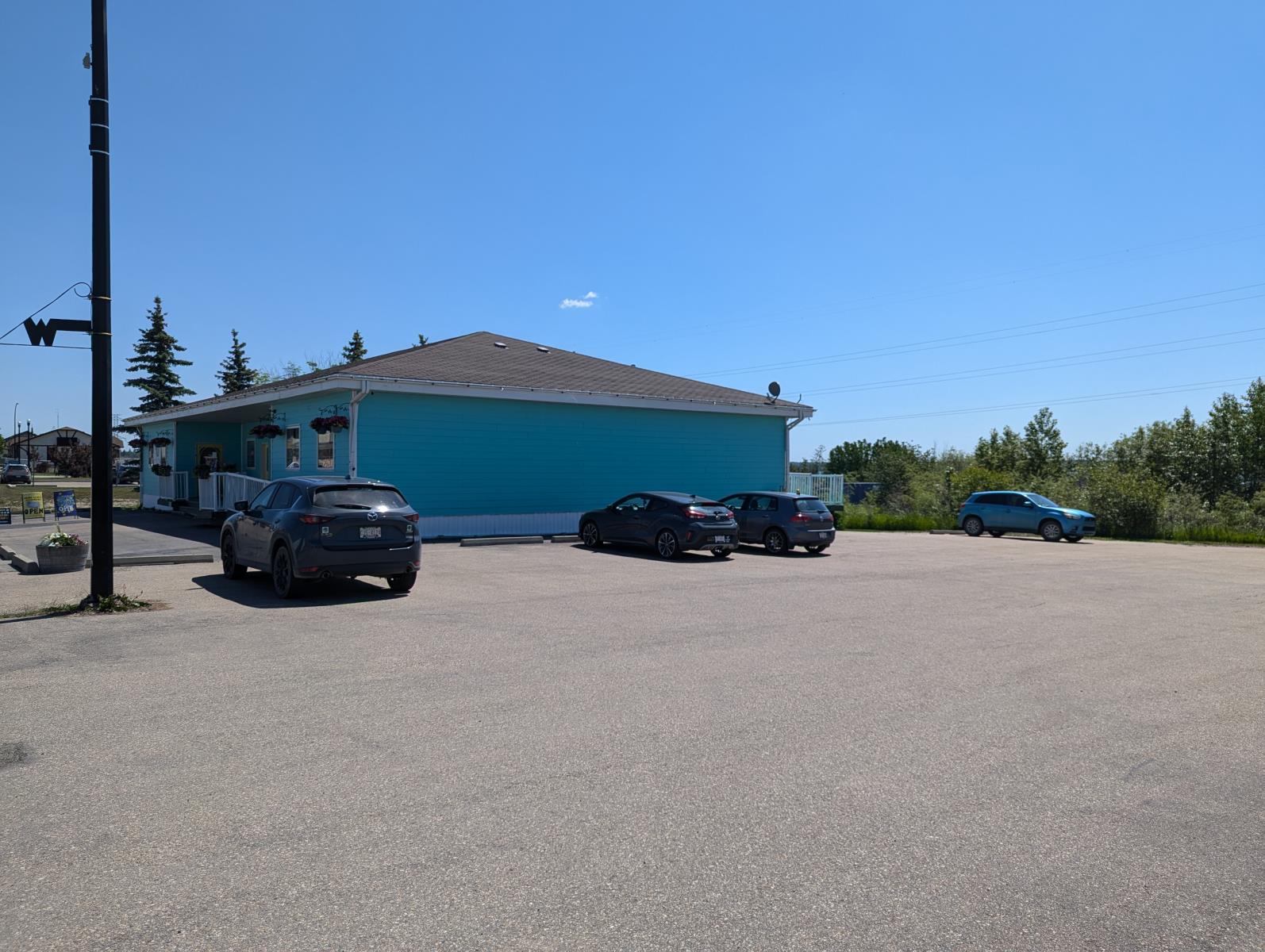 5215-51 Ave Property Photo 3