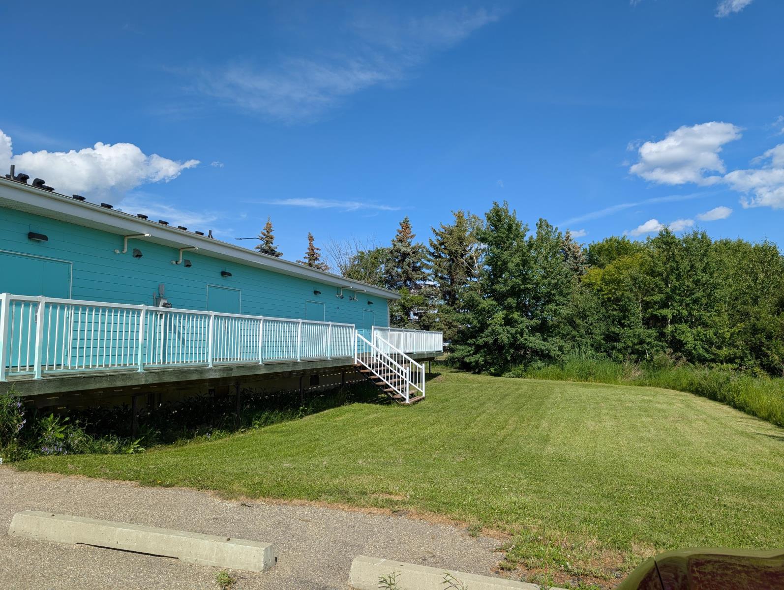 5215-51 Ave Property Photo 6