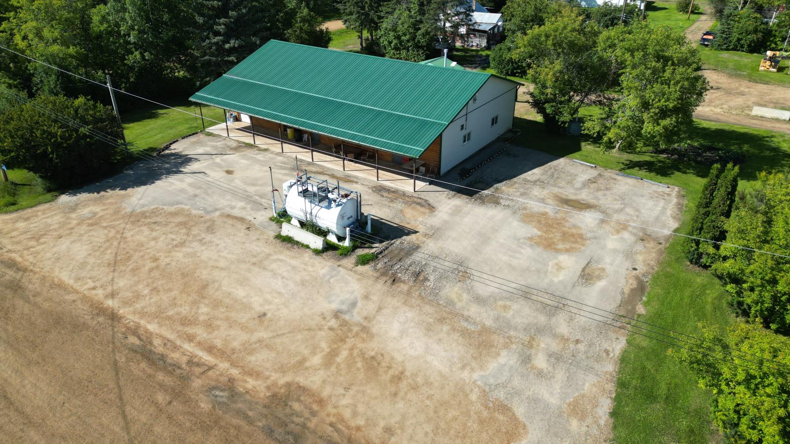 30 Center Ave Property Photo 3