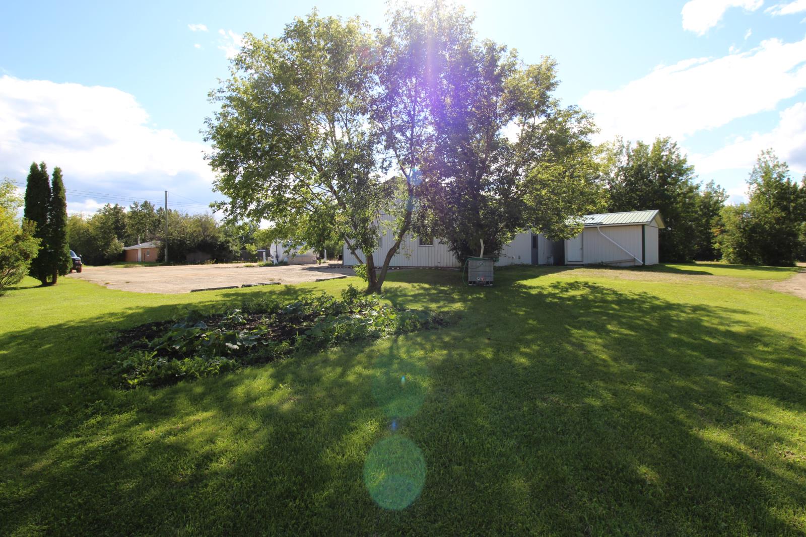 30 Center Ave Property Photo 12