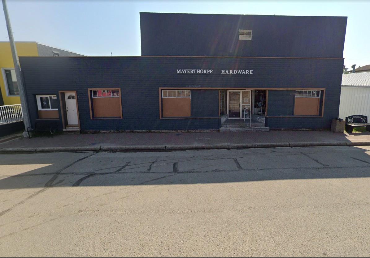 4913 50 St Property Photo 1