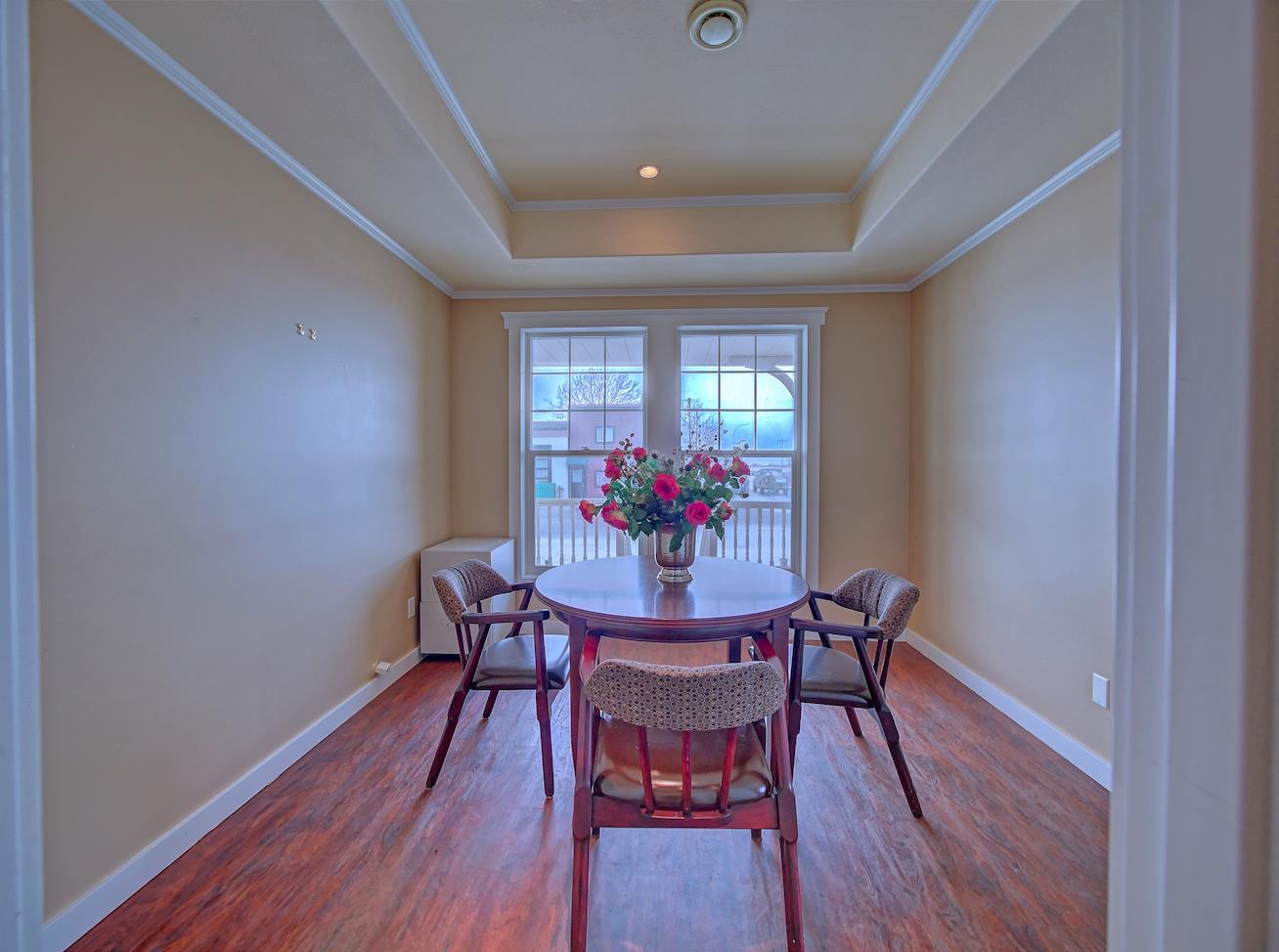 5015-50 Street Property Photo 5