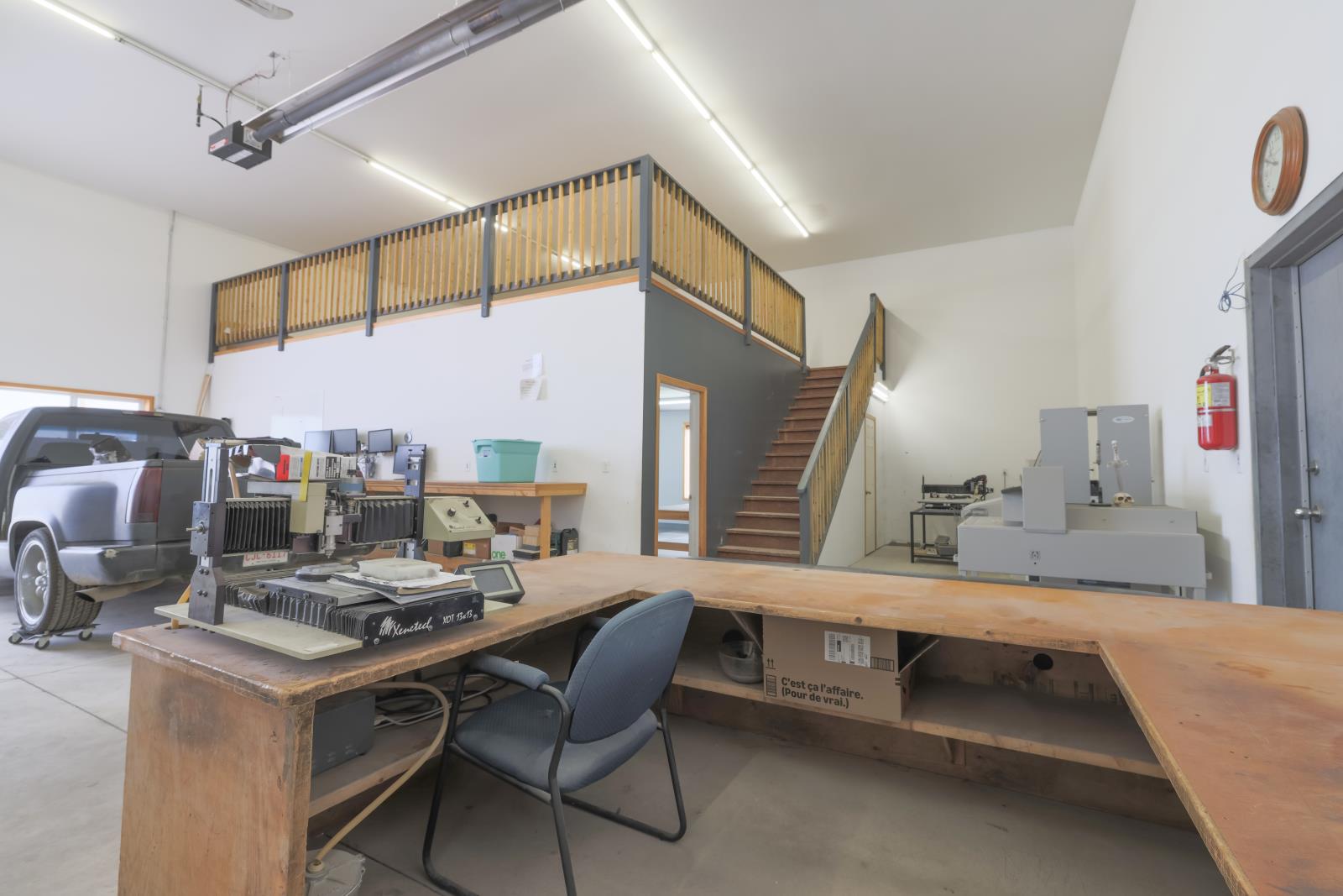 5222 - 44 Street Property Photo 3