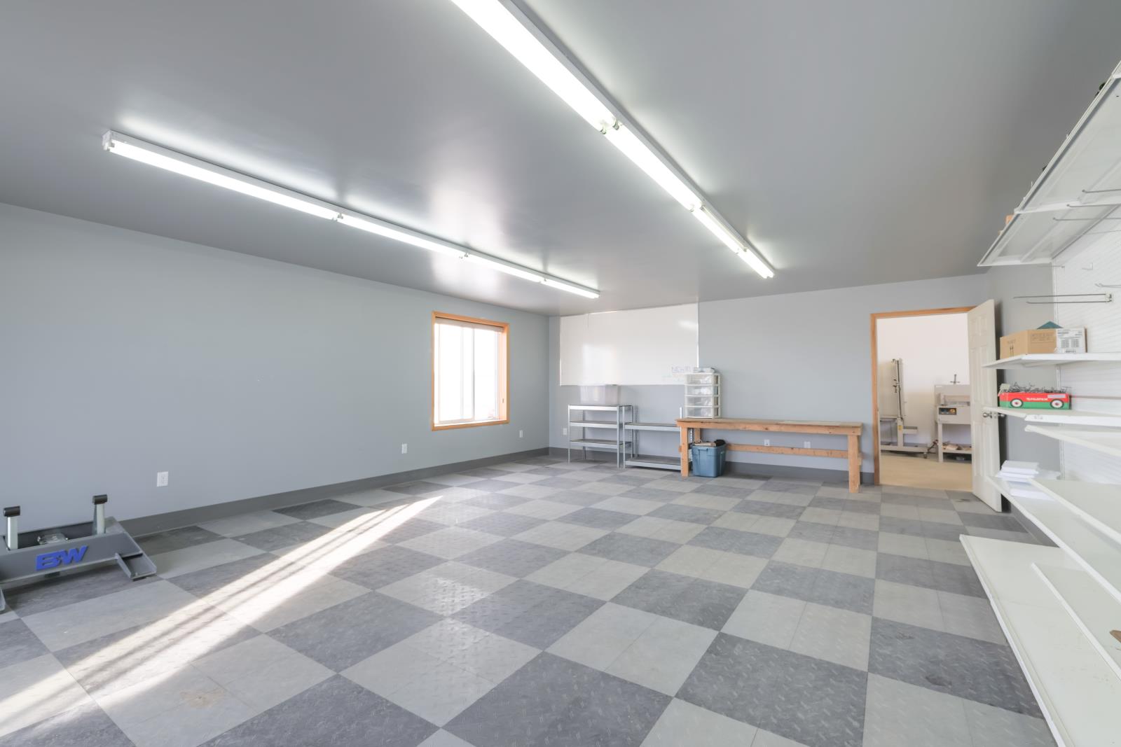 5222 - 44 Street Property Photo 5