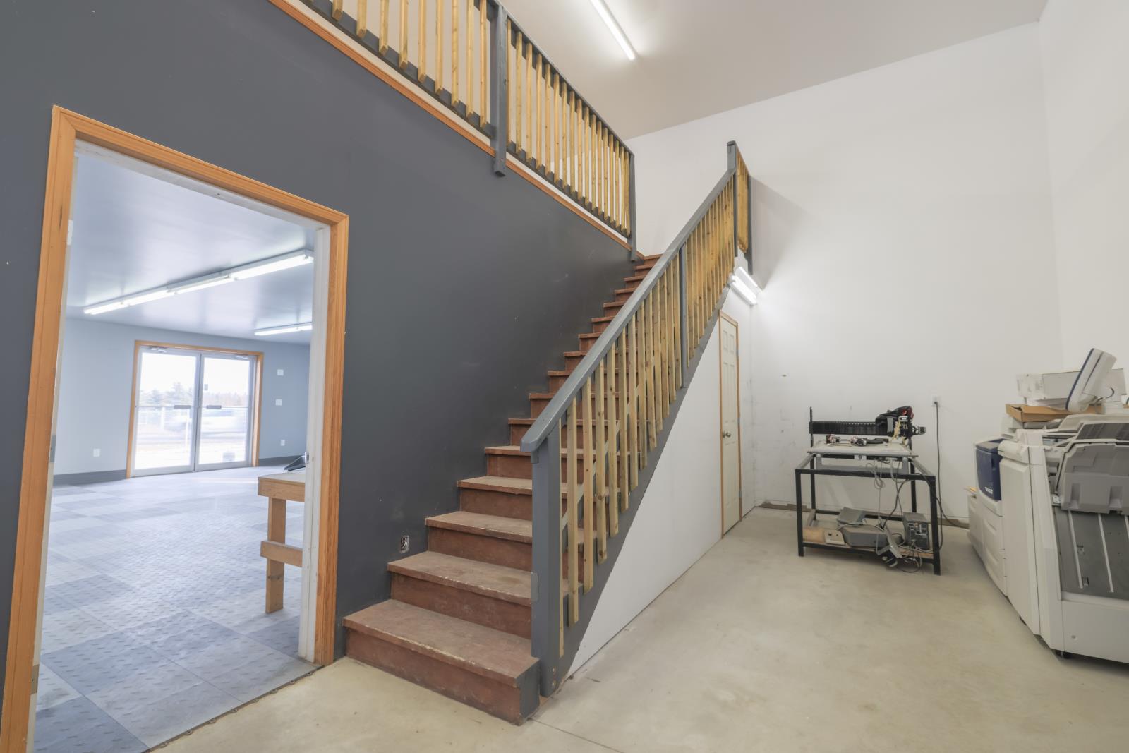 5222 - 44 Street Property Photo 6