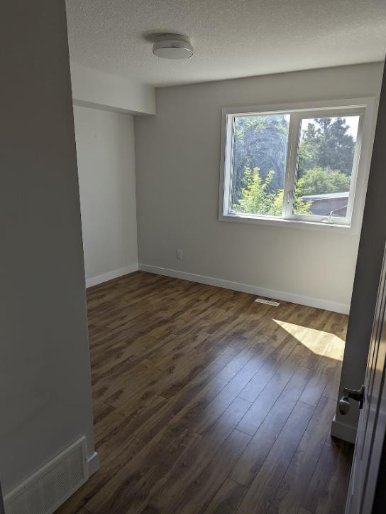 12505 111 Ave Nw Property Photo 10
