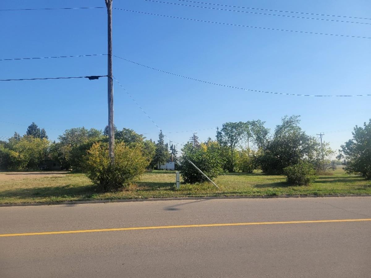 4804 51 Ave Property Photo 1