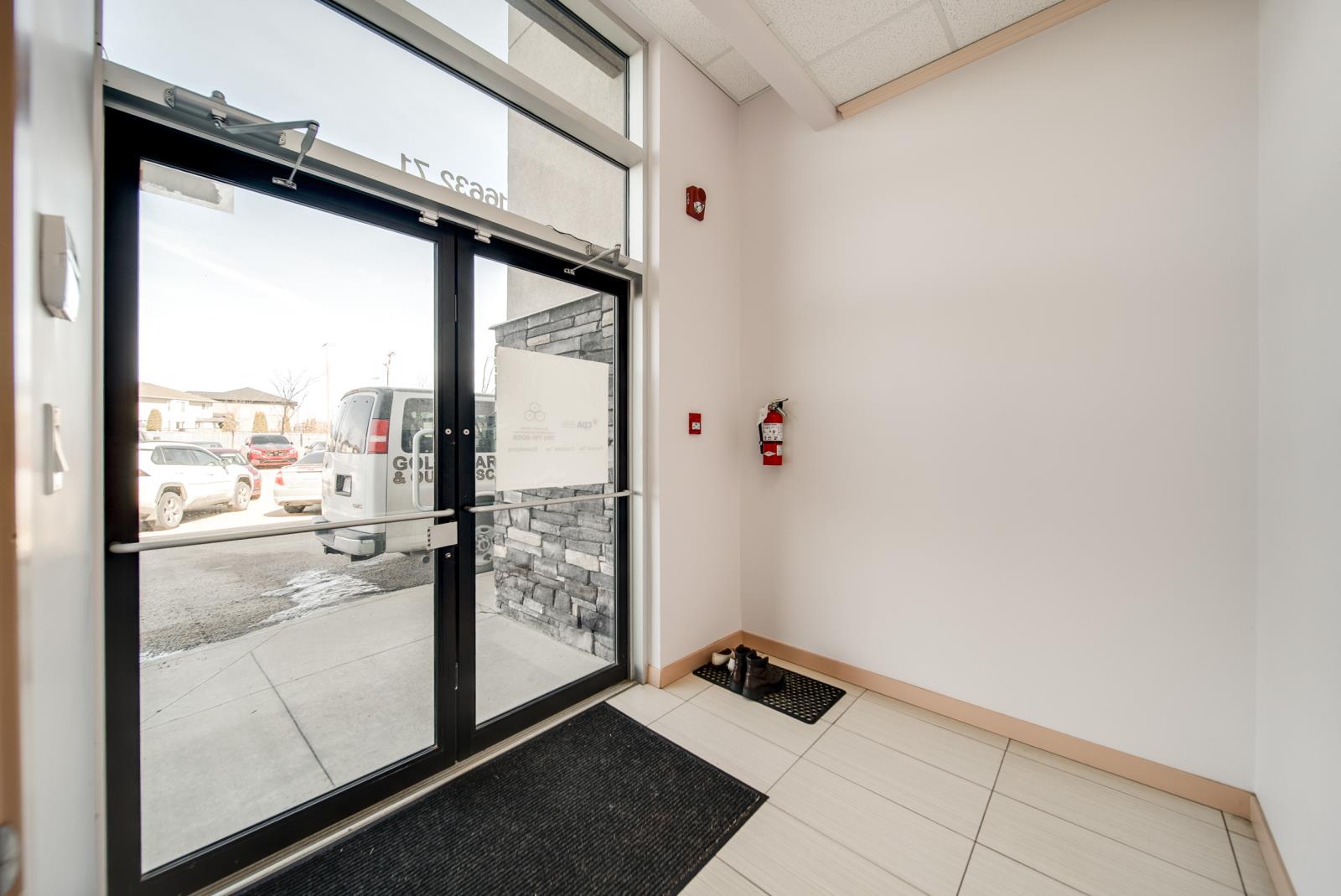 16632 71 Street Property Photo 3