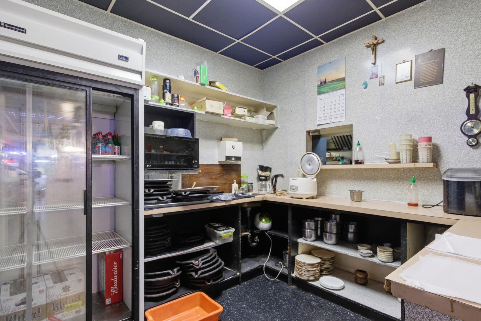 7727 85 St Property Photo 5