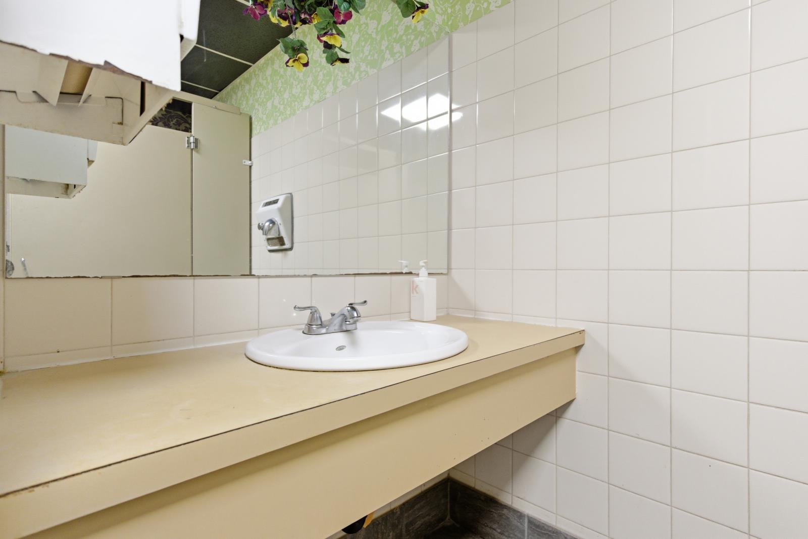 7727 85 St Property Photo 31