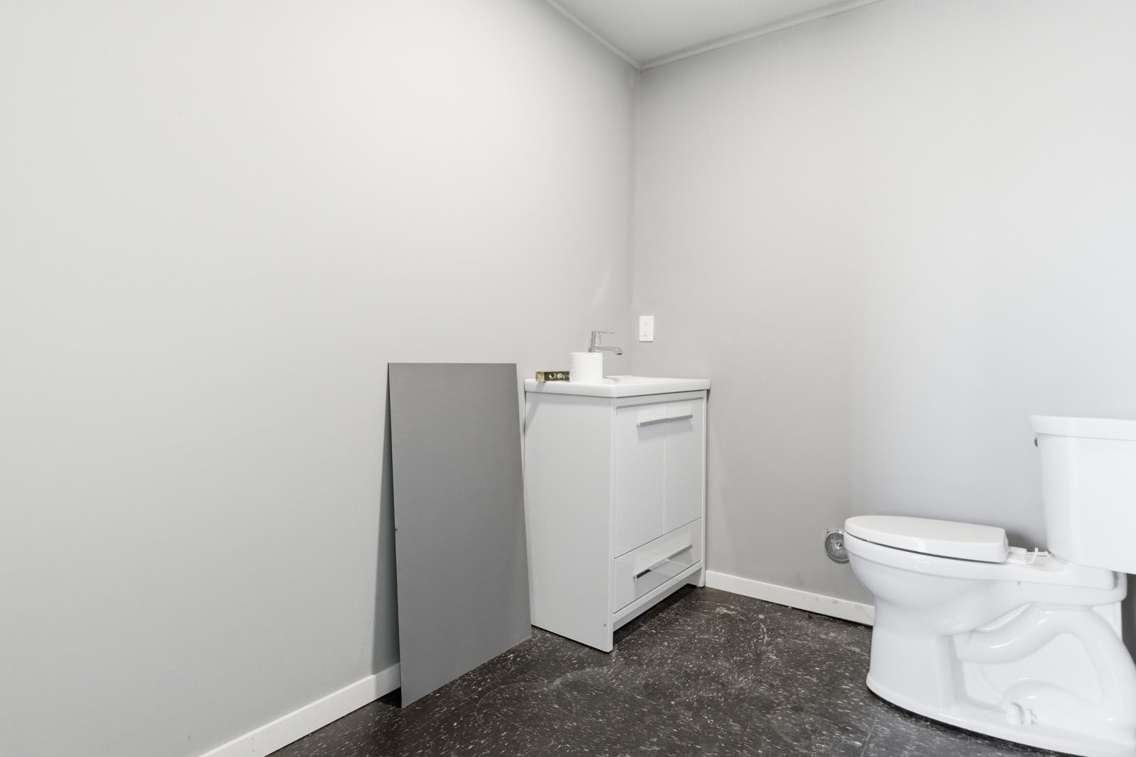 7727 85 St Property Photo 38