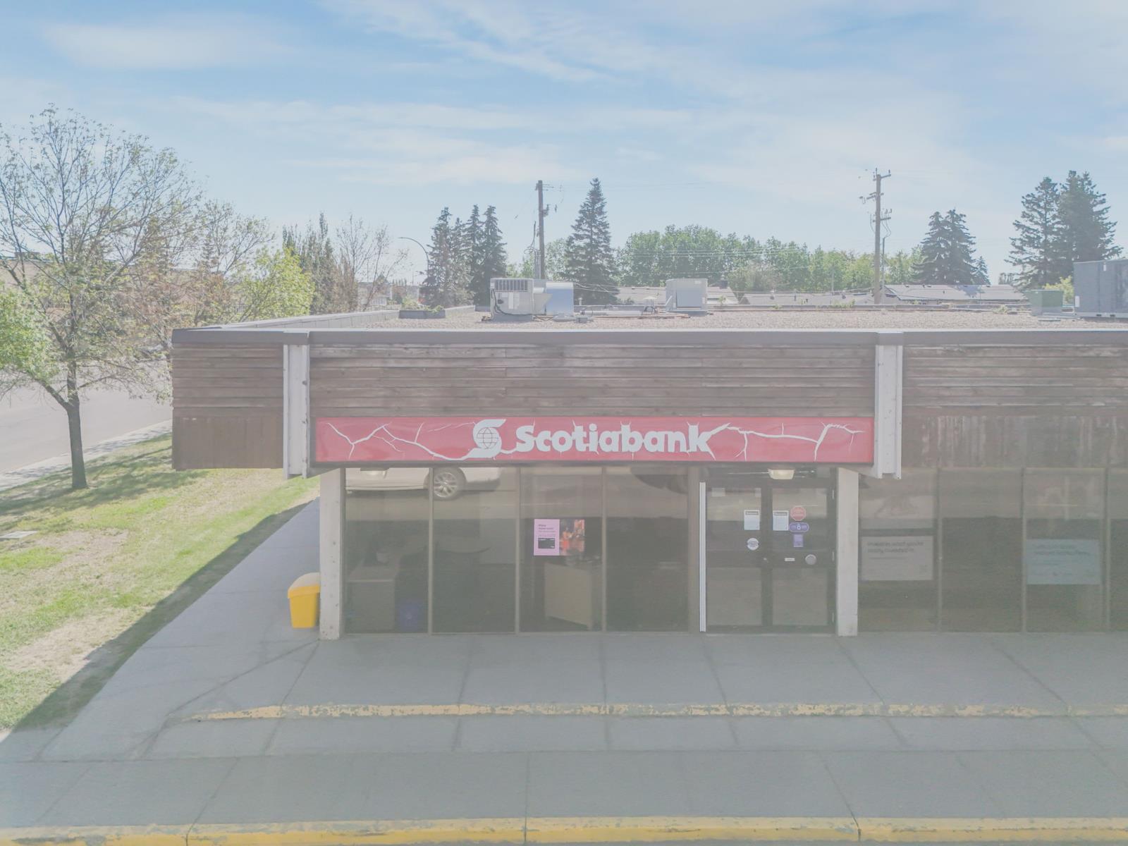 9925 100 Street Property Photo 2