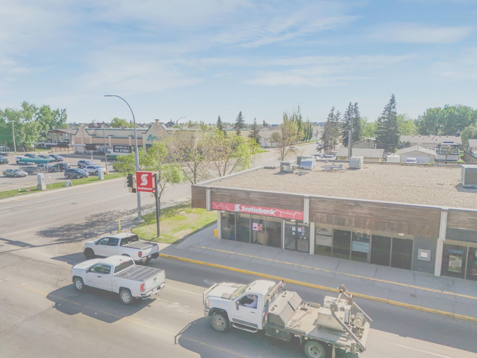 9925 100 Street Property Photo 4