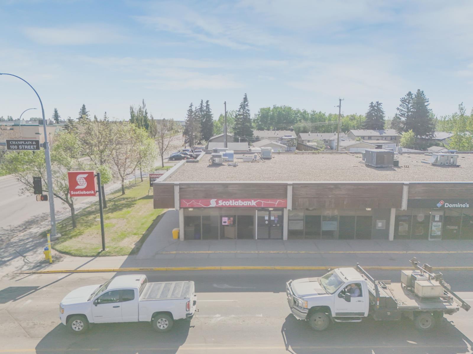 9925 100 Street Property Photo 5