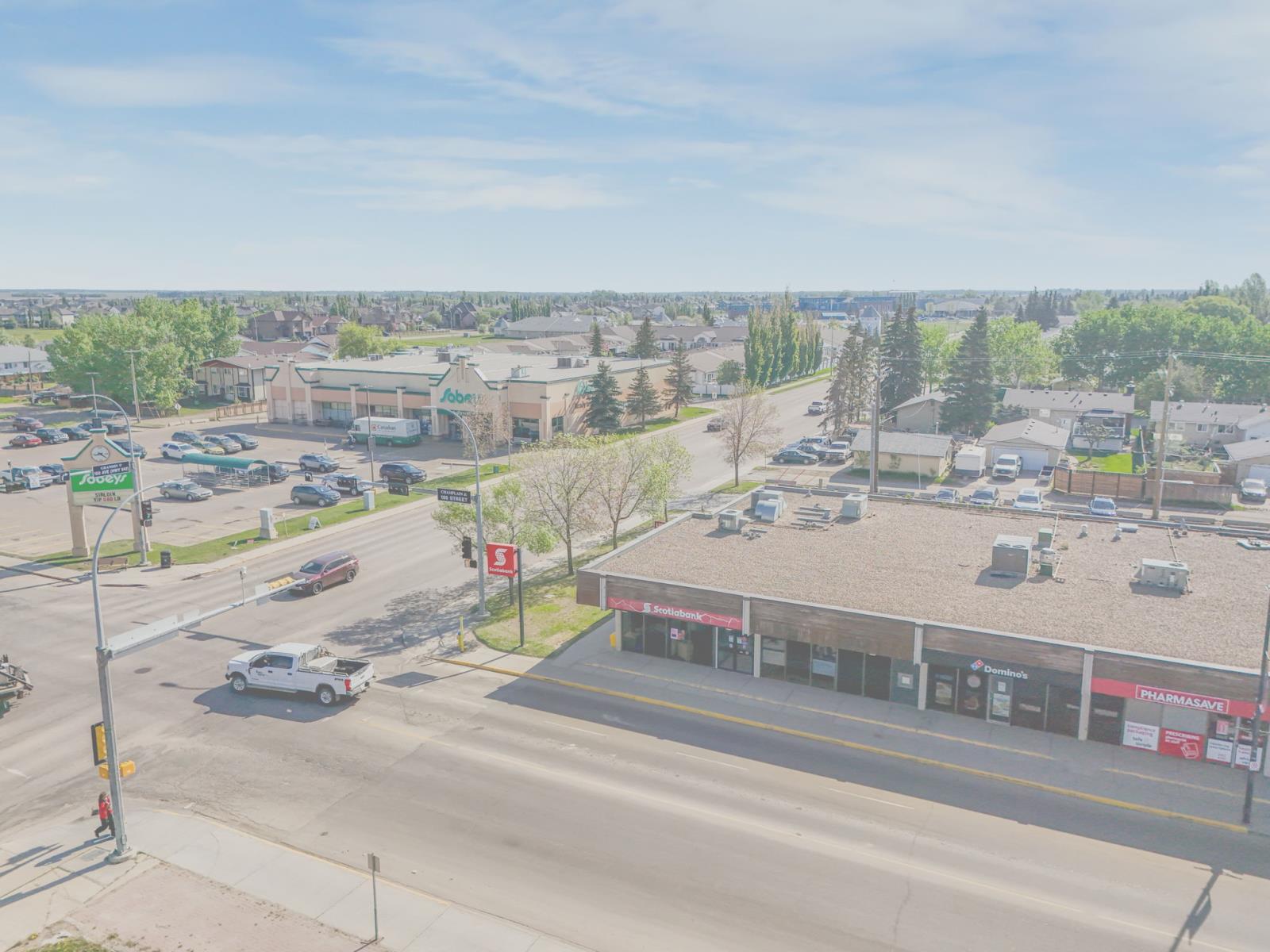9925 100 Street Property Photo 7
