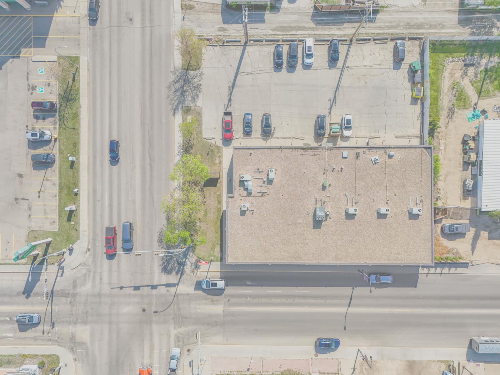 9925 100 Street Property Photo 14