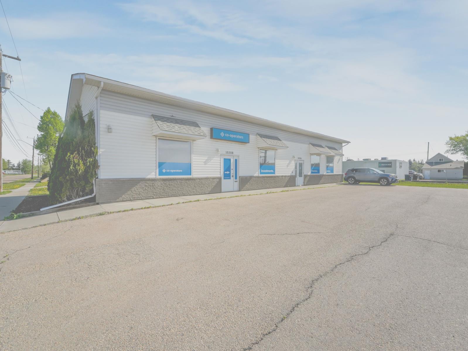 10306 100 Avenue Property Photo 4