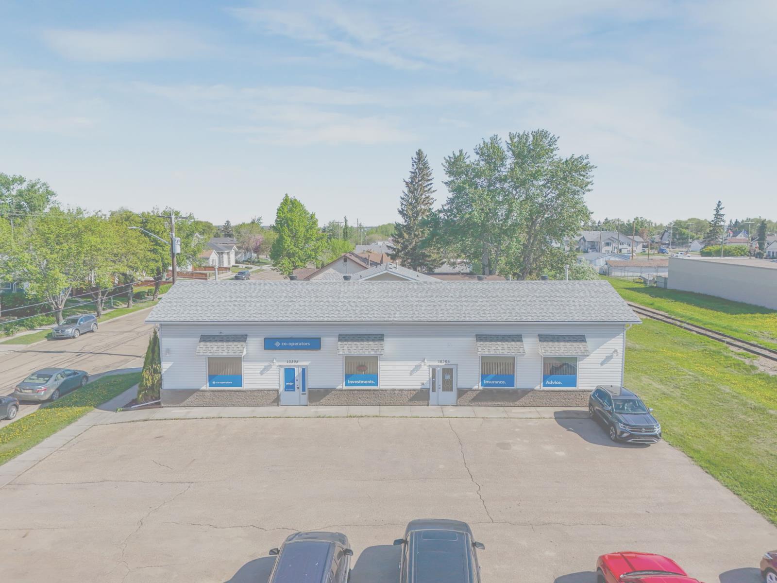 10306 100 Avenue Property Photo 9