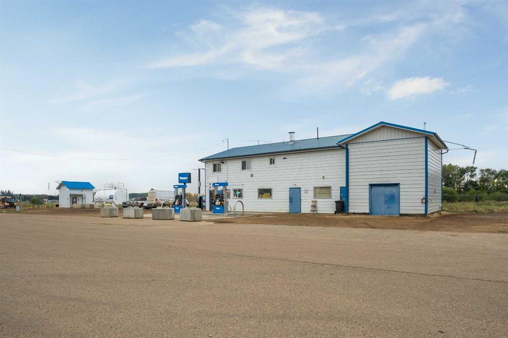 2 Railway Avenue N Property Photo 4
