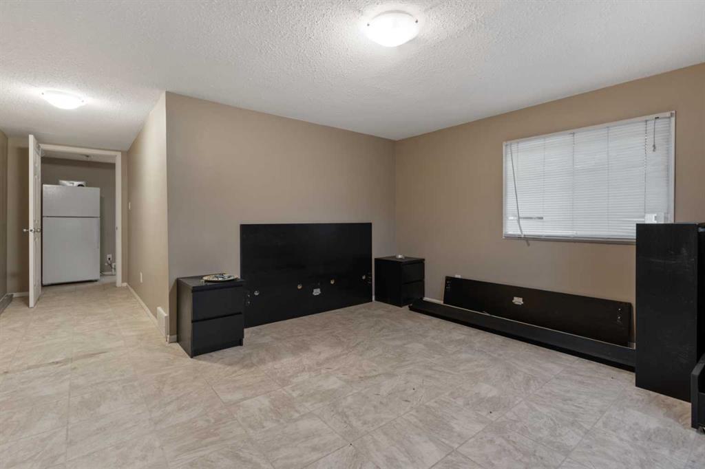 2 Railway Avenue N Property Photo 45