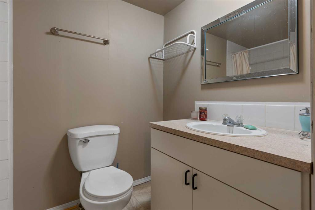 2 Railway Avenue N Property Photo 48