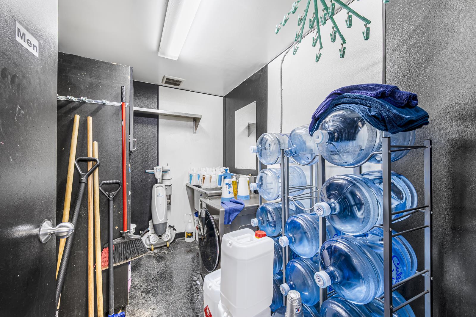 Unit 1, Unit 2, Unit 8 Property Photo 27