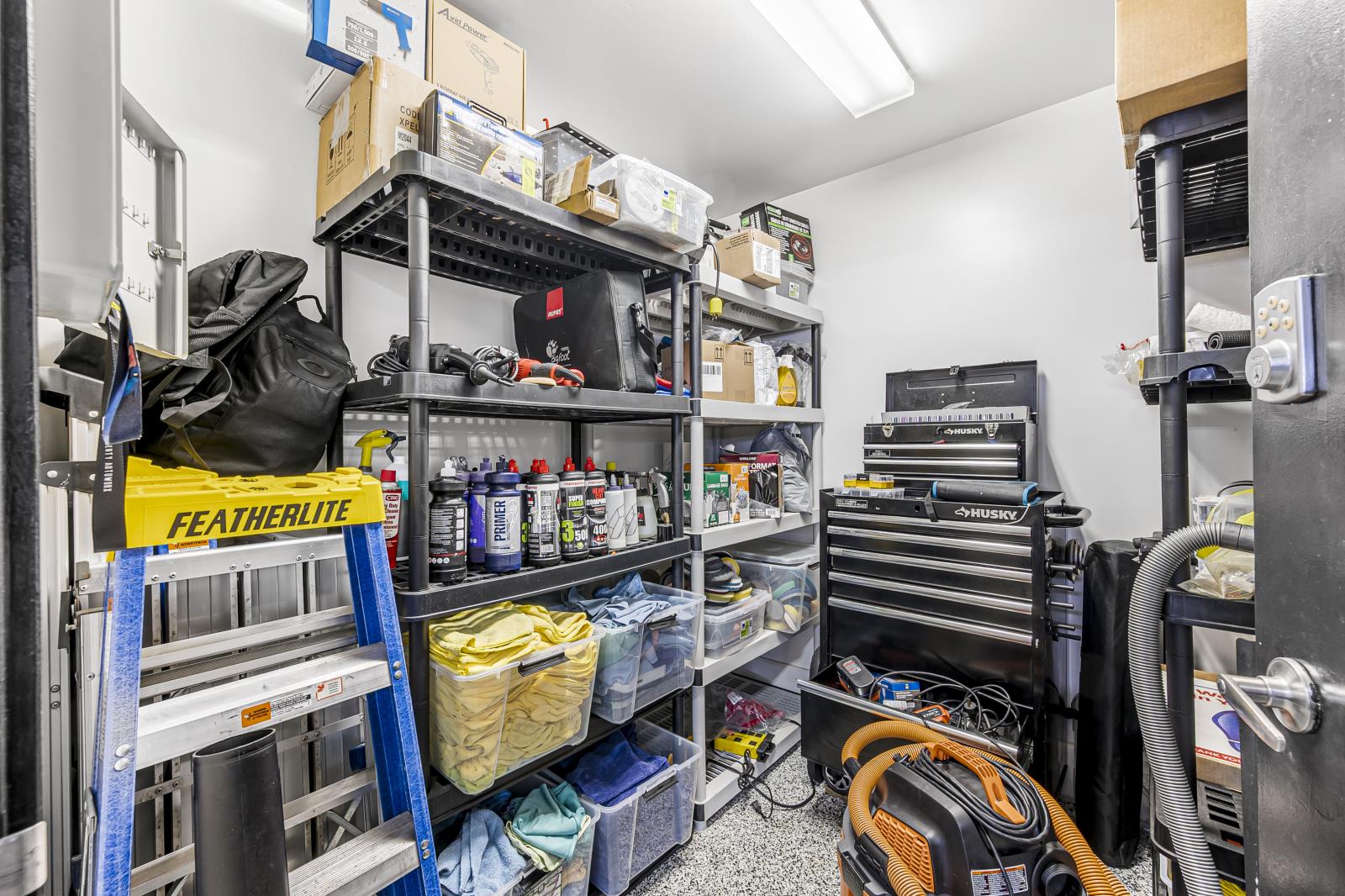 Unit 1, Unit 2, Unit 8 Property Photo 28