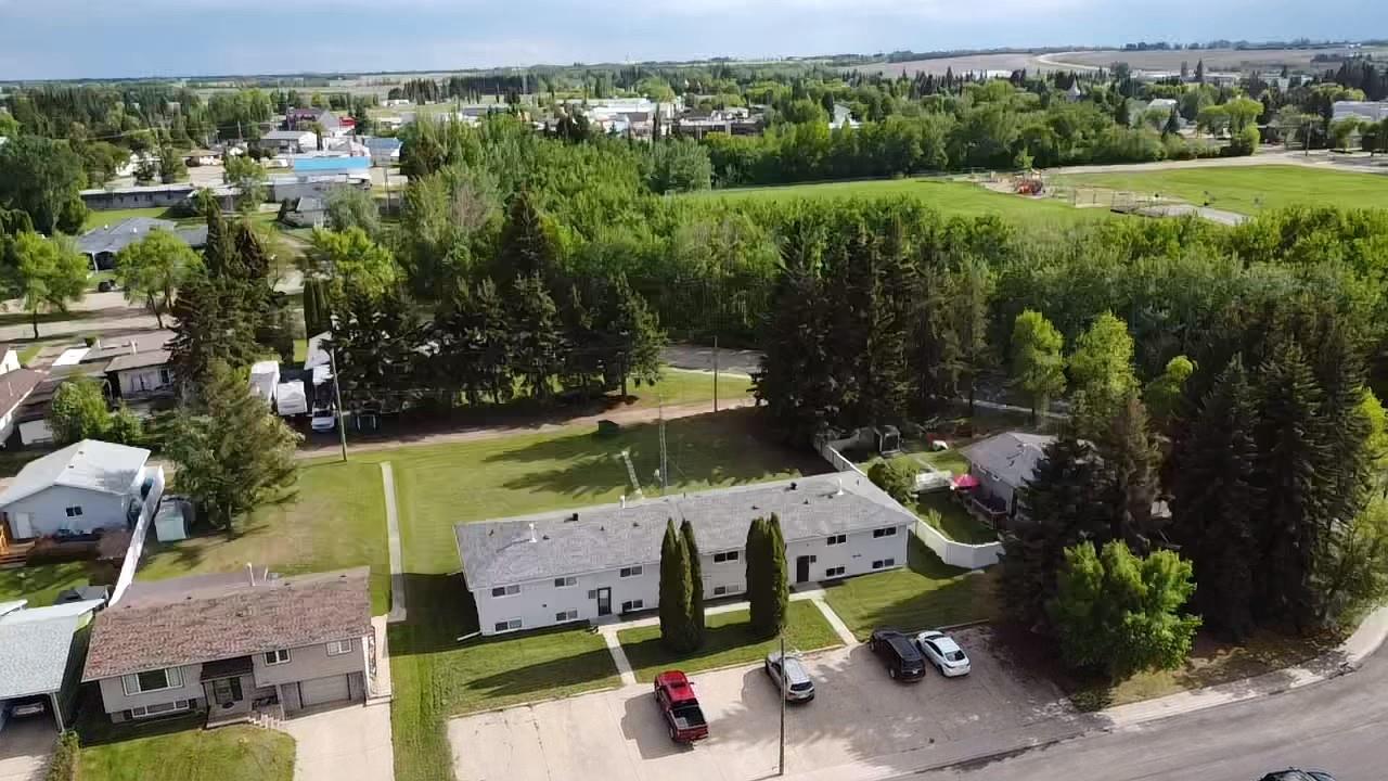 4709 53 Avenue Property Photo 1